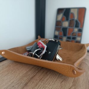 Vide poche en cuir upcyclé, marron avec finitions marrons